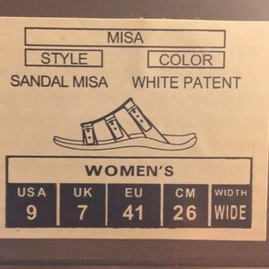 New, in box, Vionic sandals, size 9 wide